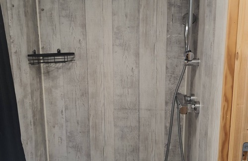 Campet-et-Lamolere Ski Chalet | Tinny house Pinsol