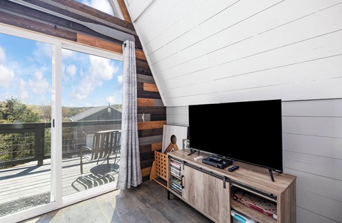 Lampe Cabin | Tiny AFrame/Fire Pit/Pets/Lake Access/Dogwood Canyon