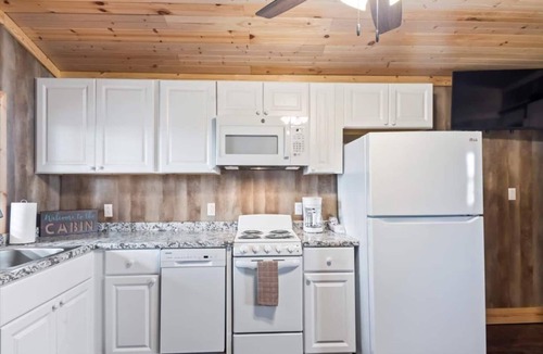 Albertville Apartment | Tiny cabin on 10 acres with pond