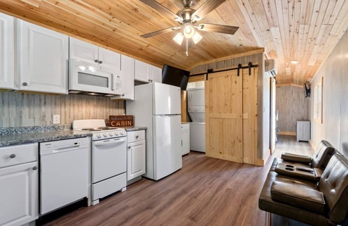 Albertville Apartment | Tiny cabin on 10 acres with pond