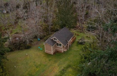 Lakebay Cabin | Tiny cabin on hideaway island in Washington!