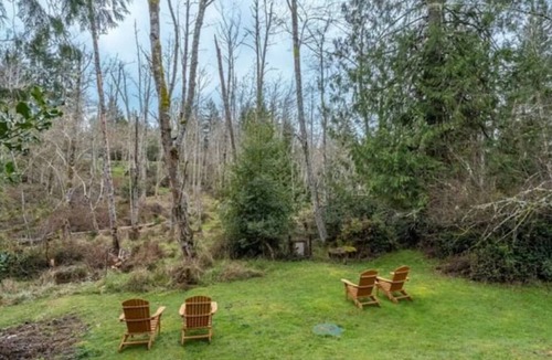 Lakebay Cabin | Tiny cabin on hideaway island in Washington!