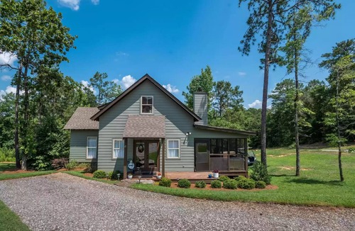 Tallassee Cabin | Tiny Cabin on Lake Martin