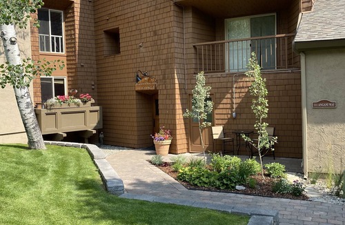 Elkhorn Village Apartment | Tiny Condo, Quietly Nestled in Sun Valley