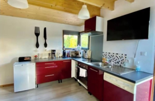 Bazenville Cottage | Tiny cottage with sea view