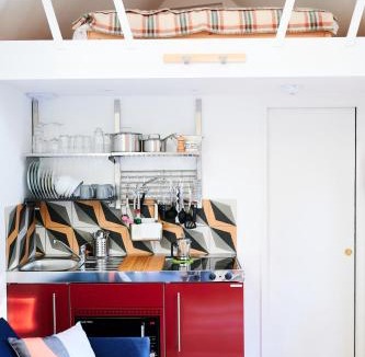 Lewes Ski Chalet | Tiny Cottage with Terrace & Parking, Central Lewes