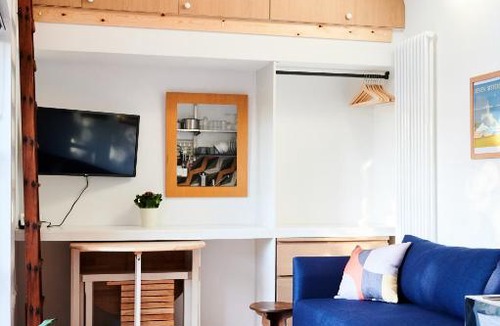 Lewes Ski Chalet | Tiny Cottage with Terrace & Parking, Central Lewes