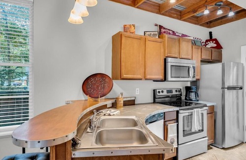 Starkville Cottage | Tiny Dawg Clubhouse, Chic, Close 2 MSU