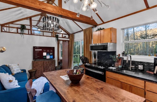 Shreveport Cabin | Tiny Emerald -Cabin on Emerald Isle with Kayaks! Emerald Isle Cabins, Shreveport, La.