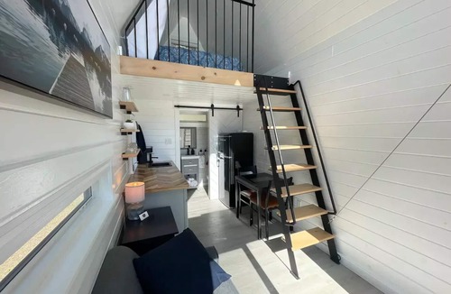 Clare House | “Tiny Four” (Private Hot Tub)