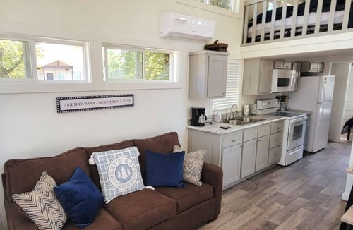 Vian House | Tiny Getaway at Ten Killer