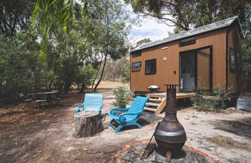 Newham House | Tiny Hideaway at Cloverhills by Tiny Away