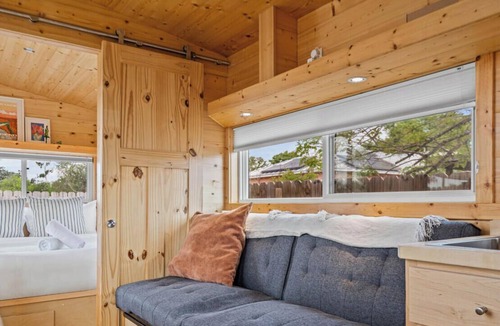 East MLK House | Tiny Home, Big Comfort - E Austin Escape w W/D Mins to DT & Lady Bird Lake