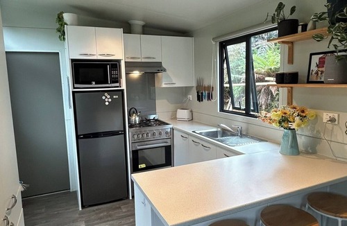 Omanawa House | Tiny Home Bush Escape - Omanawa