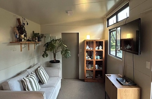 Omanawa House | Tiny Home Bush Escape - Omanawa