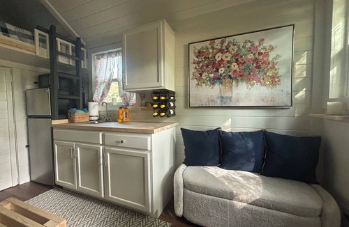 Azle Cabin | Tiny Home Escape with Easy access to Fort Worth