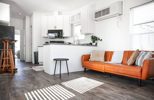 Wyldwood House | Tiny Home Experience - Ideal for Solo Travelers, Couples, or Small Groups! 🏡✨