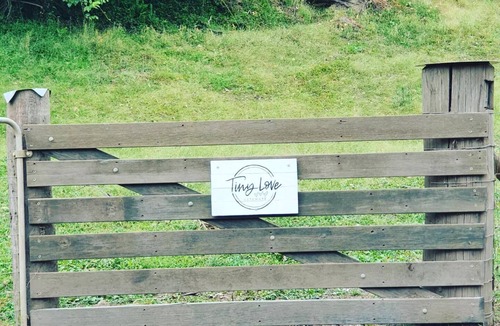 Wheeny Creek Cabin | Tiny home for two, spa bath, fire pit, relax and escape in the Colo River valley