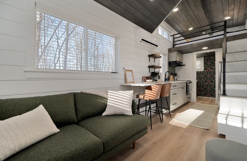 Laurelville House | Tiny Home · Hot Tub · Fire Pit · Cozy Retreat