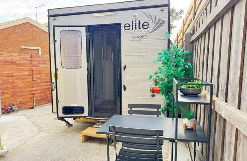 Bayswater Ski Chalet | Tiny home in Bayswater