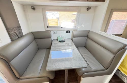 Bayswater Ski Chalet | Tiny home in Bayswater