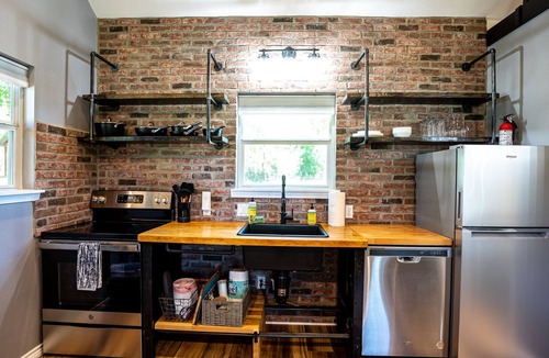 Canyon Lake Apartment | Tiny Home in Canyon Lake 5 mins to Lake & River, Prime Area, Pet Friendly!