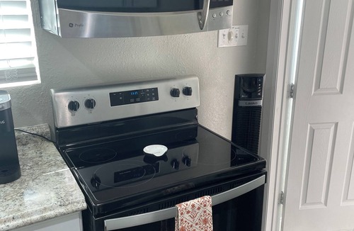 Carter Riverside House | Tiny home in Fort Worth. “Casita” - Cozy and cheerful home