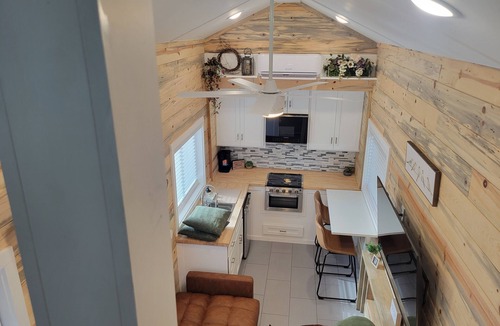 Van Alstyne Cottage | Tiny home in Van Alstyne with easy access to Hwy 75 and exceptional privacy.