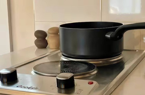 Ellenville Cabin | Tiny Home, King Bed & Hot Tub, Unit B