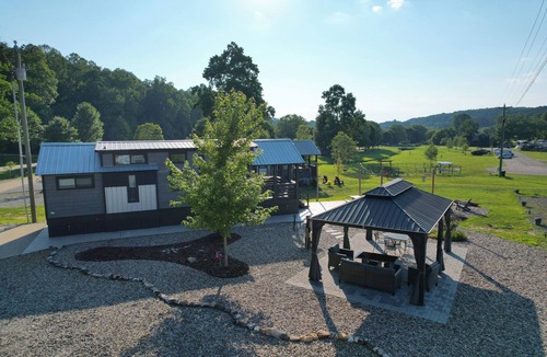 Morganton House | Tiny home mountain retreat w/view, covered outdoor patio, fire pit