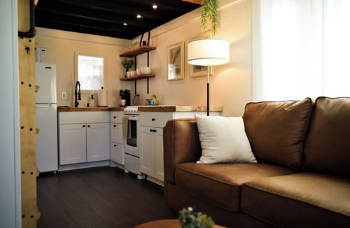 Conway House | Tiny Home on Davis - Walk to Downtown - 1mi to UCA