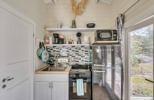 Yulee Apartment | Tiny Home on Working Farm Near Amelia Island!