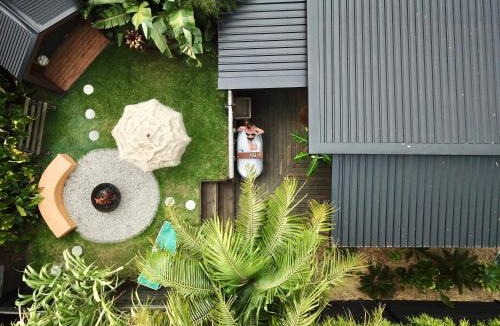 Cardiff South House | Tiny home, Outdoor bath, Infrared Sauna, Fire pit