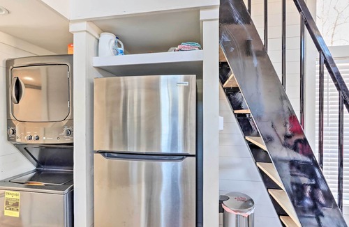 Morganton House | Tiny Home Retreat w/Fire Pit ~ 3 Mi to Lake!