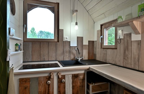 Arrien-en-Bethmale House | Tiny Home 'Roulotte Appoline' with Mountain View, Private Terrace and Garden