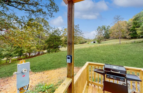 Maynardville Apartment | Tiny home studio with kitchenette, grill and front porch