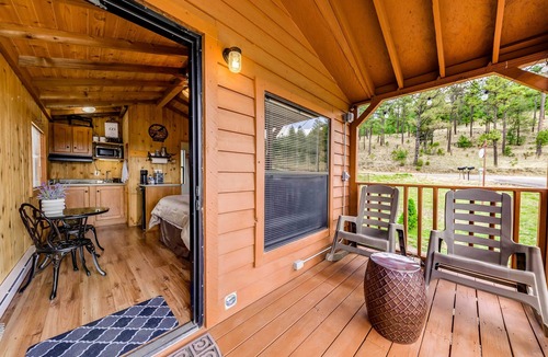 Mayhill Apartment | Tiny Home w/Covered Porch in Cloudcroft Area!