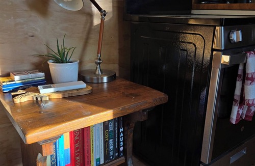 Feura Bush House | Tiny Home w/Hot Tub and Sunset View!