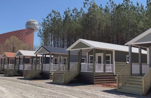 Pearl River House | Tiny Homes for Rent, minutes to the Casino, Golf Course & Water Park