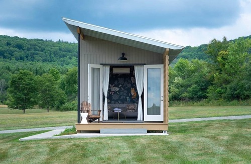 Beaver Dams House | Tiny House 5 - Farm Sanctuary, Finger Lakes