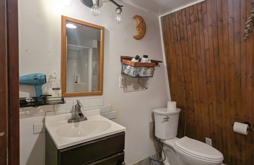 Palenville Apartment | Tiny house A frame-Woodstock, Kaaterskill Falls