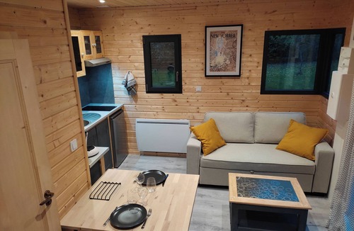 Signy-lAbbaye Ski Chalet | Tiny House Au pied du Merisier