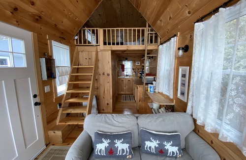 Colborne Cabin | Tiny House Big View