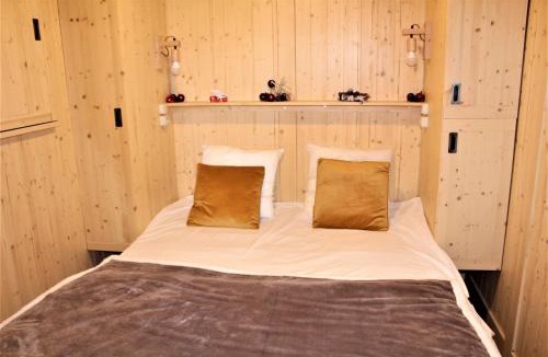 Magnieres Cabin | Tiny house - Cabane sur pilotis - Etat Nature