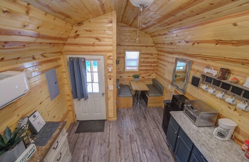 Ashland Cabin | Tiny House Cabin with Loft. 2 Queen Beds with Child Sleeper