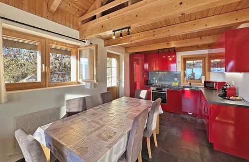 Monteiller Ski Chalet | Tiny House facing the Alps - Ski in and out