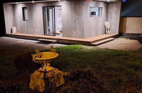 Toul House | Tiny house facing the Toul marina