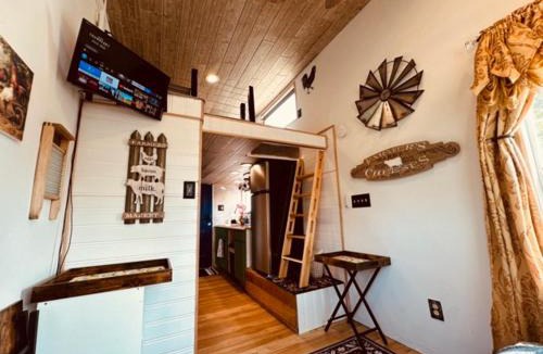 Venersborg House | Tiny House Farm Stay Pets Welcome