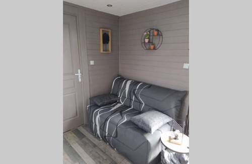 Amecourt Apartment | Tiny house