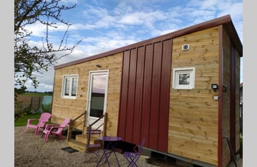 Amecourt Apartment | Tiny house